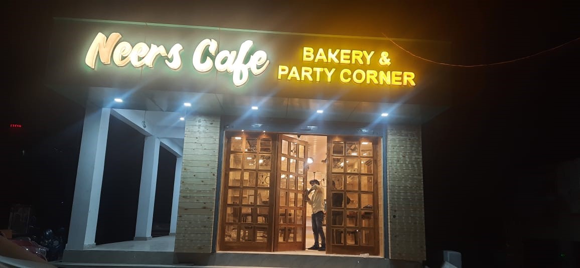 🍽️Neers Cafe – Bakery & Party Corner